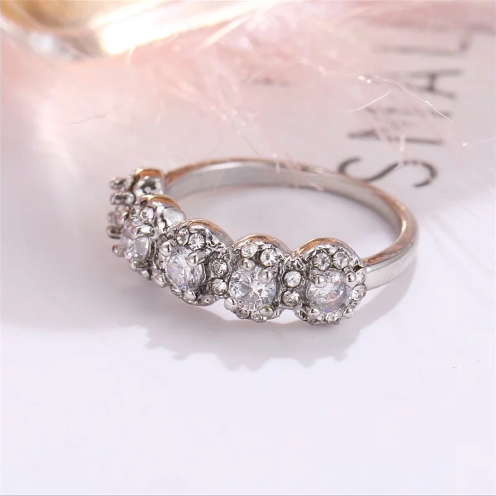 New Luxury Silver CZ  AAA Zircon Crystal ring - Picture 4 of 6